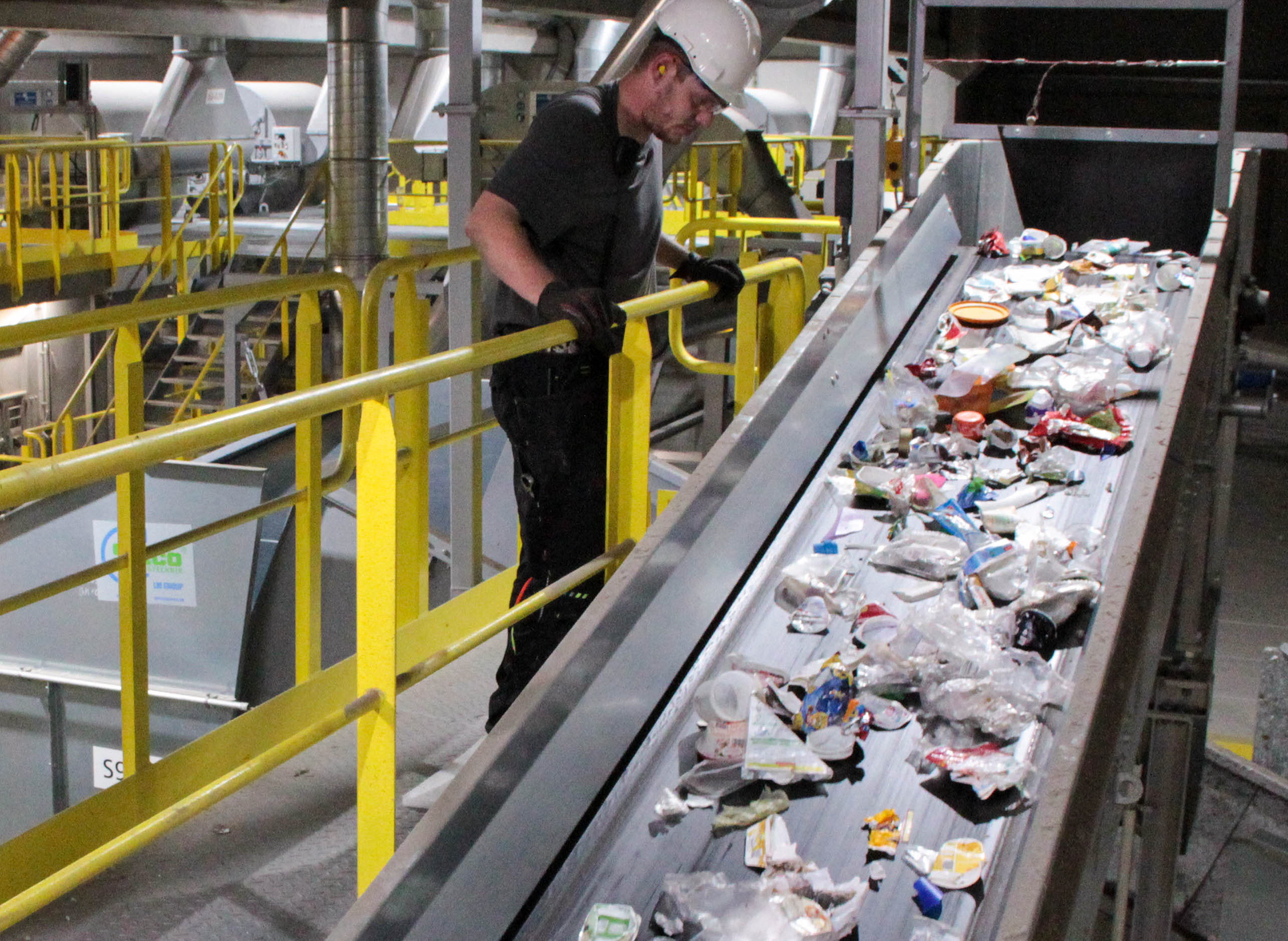Video: Recycling plastics – Resource efficiency with an optimized sorting method